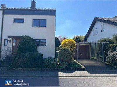 Doppelhaushälfte mit schönem Garten in bester Lage