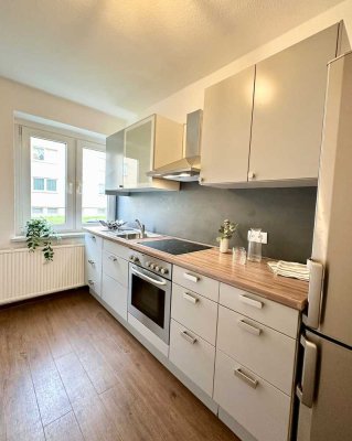 Ab sofort! Gepflegte 2-Zimmer-Wohnung mit EBK & PKW-Stellplatz