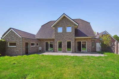 Klassisch & Hochwertig: Modernes Haus mit Designerküche, Wärmepumpe, PV-Anlage & Luxusausstattung