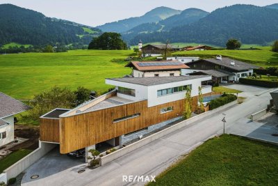 Modernes Architektenhaus mit Panorama-Wellness &amp; Designkomfort