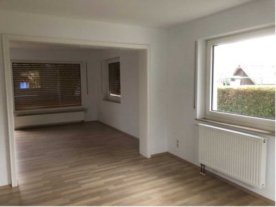 Schöne und vollständig renovierte 3,5-Zimmer-Erdgeschosswohnung mit Einbauküche in Schwäbisch Hall