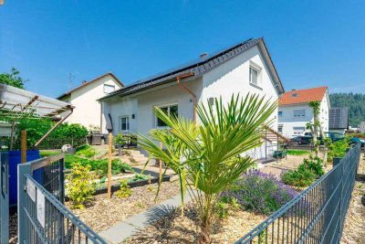 Renoviertes Einfamilienhaus ZEITLOS in Maulburg: mit 4 Zimmern, 2 Bädern, Garten mit Beet, Terrasse
