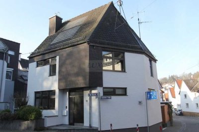 Provisionsfrei: Schönes Architektenhaus in Wiesbaden-Rambach
