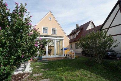 Gemütliches Einfamilienhaus mit großem Garten, Freisitz, EBK, Schwedenofen und Garage