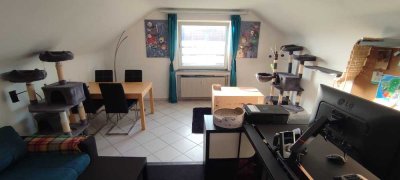 Helle 2-ZKB Wohnung mit Garage und Hof/Garten