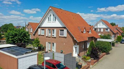 Familienidylle in Wellen – gepflegte Doppelhaushälfte mit 5 Zimmern, Kamin und Garten