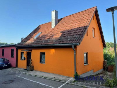 Kleine Doppelhaushälfte mit Wohlfühlcharme in Stadtnähe