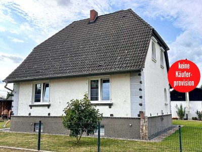 HORN IMMOBILIEN ++ Einfamilienhaus in Löcknitz mit Pool, Gästehaus / Büro und Doppelgarage
