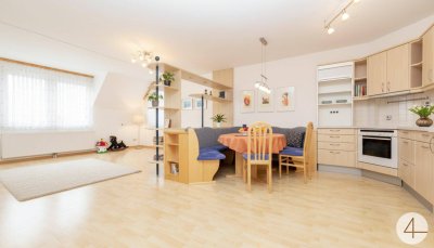 Dachgeschosswohnung mit Balkon in ruhiger aber zentraler Lage! Bahnhofsnähe