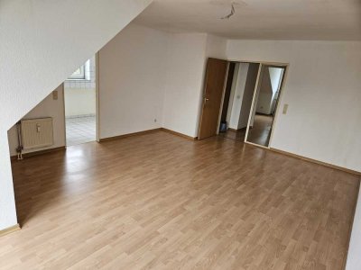 Traumhaft helle 2-Raum-Dachgeschosswohnung mit Balkon in Düsseldorf