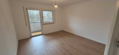 Hell, moderne 2-Zimmer Wohnung mit Balkon im 4. OG in Passau Haidenhof Nord