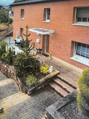 Schönes Haus mit fünf Zimmern in Mechernich- Harzheim