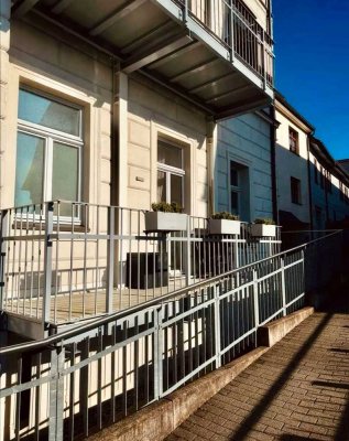 Schöne geräumige Hochparterre-Wohnung mit Balkon und Einbauküche in Nordhausen