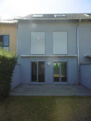 Ein-Familienhaus mit Garten und PKW-Stpl.