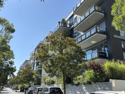 WESTHAFEN AUF DER MOLE: 3 Zi.- Whg. 2 BALK., EBK, TL-Bad, G-WC, Doppelp. u. Bootsanlegepl.