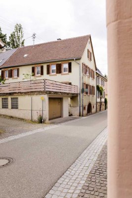 STATTLICHES WOHNHAUS AN DER SÜDLICHEN WEINSTRAßE
