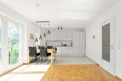 Helle 2-Zimmerwohnung mit sonnigem Balkon, Kellerabteil und Tiefgarage