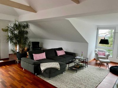 Helle 3-Zimmer Dachgeschosswohnung mit Balkon in Lage