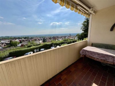 3 Zimmer-Wohnung mit Balkon, PKW-Stellplatz und traumhaftem Fernblick