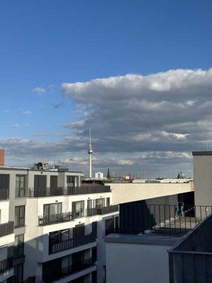 2 rooms Penthouse with 3 air conditioners and skylight