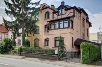 6 Zi.- Altbauwohnung mit Hauscharakter inkl. Garten im Zentrum von Oberursel