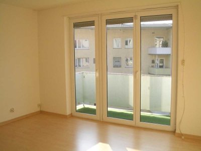 !! Wohnen im Gerichtsviertel !!    Helle 1-Zimmer-Wohnung mit Balkon