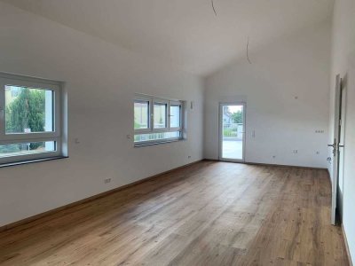 Erstbezug nach Sanierung: 2-Zimmer-Wohnung mit getrennter Balkonhäfte in Edingen