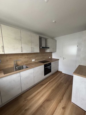 Neu sanierte 3-Zimmer-Wohnung mit Süd-Balkon, neuer Einbauküche & Tageslichtbad – München Hadern
