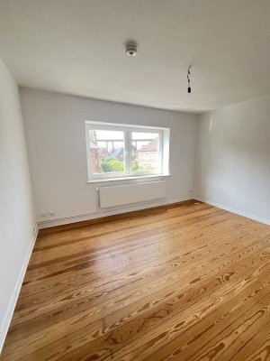 Individuelle, renovierte 3-Zimmer-Wohnung,  mit dem Charme eines Altbaus
