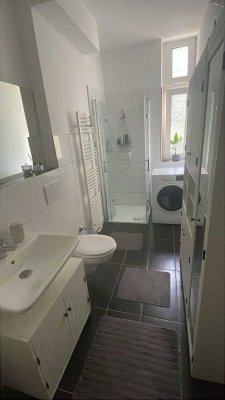 Schöne modernisierte Wohnung - ruhig & zentral gelegen: 2-ZKB mit Einbauküche