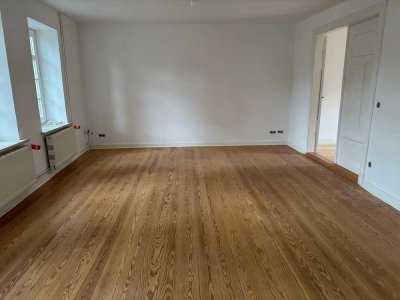 Großes Stadthaus mit charmantem Garten im Herzen von Husum – ab 01.09. oder 15.09. zu vermieten