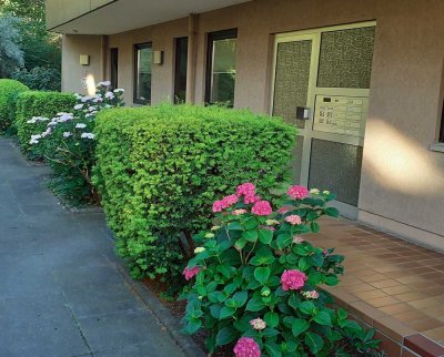 Gemütliche 4,5 Zimmer Wohnung   120 qm Nutzfläche   mit  Einbau -Küche und revonierten BAD