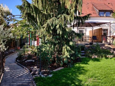 Außergewöhnliches Schmuckstück in begehrter Lage von Germersheim mit luxuriöser Innenausstattung