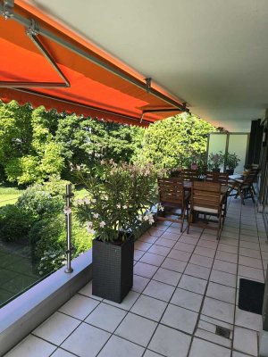 Echte Rarität! Großzügige 3-Zimmerwohnung mit herrlichem Ausblick und Aufzug!