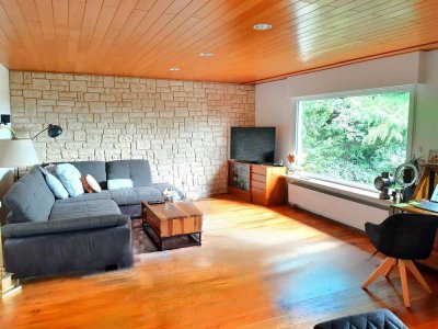 Attraktives Einfamilienhaus mit eigenständiger Einliegerwohnung in begehrter Wohnlage von Kierspe.