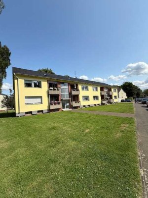 Schöne 3 Zimmerwohnung im 1. OG mit Balkon in ruhiger Lage von Dinslaken komplett saniert