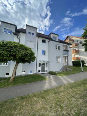 2 Zimmer Wohnung mit großem Balkon und Tiefgaragenstellplatz