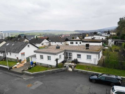 Großzügiges Bungalow mit schönem Garten in guter Lage Idsteins zu verkaufen