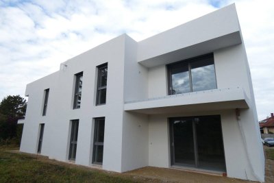 NIEDRIGENERGIE SÜDTERRASSE DIREKT ANGRENZENDER 122 m2 EIGENGARTEN BEREITS BELAGSFERTIG