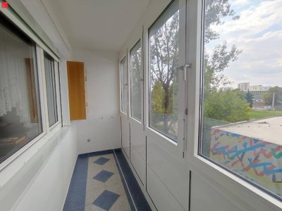 Heller Wohnhit mit schöner verbauter Loggia!