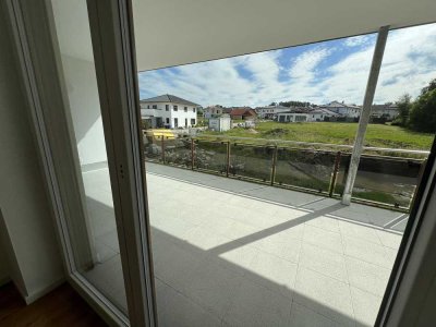 Neubau, Erstbezug mit Balkon. Moderne, KFW40 4,5-Zimmer-Terrassenwohnung mit behob. Innenausstattung
