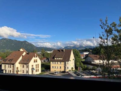 Frisch renovierte 3-Zimmer Dachgeschosswohnung mit Bergblick