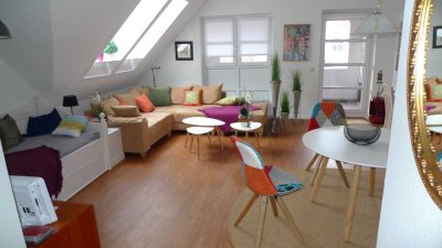 ideale Single-2-Zimmer-Wohnung (unmöbliert) zentral, ruhig,     mit großem Wohnzimmer