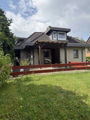 Eigenheimgefühl: Helle 3-Zimmer Erdgeschosswohnung mit Garten in Halstenbek