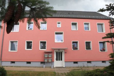 Komplett saniert mit bodentiefer Dusche im Vierfamilienhaus