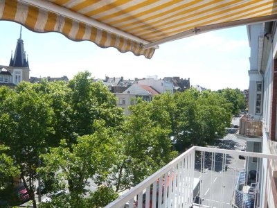 Helle 4-Zimmer-Wohnung. Mit Terrasse, Balkon, EBK, offener Kamin und Keller
