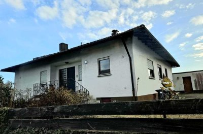 Einfamilien-Bungalow mit 1426 qm großem Grundstück in Reundorf bei Bamberg zu verkaufen
