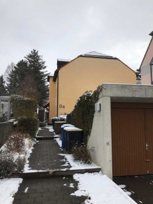 Helle 2-Zimmer Dachgeschosswohnung mit Balkon in Mering