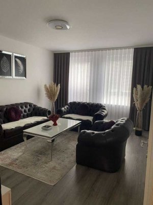 Exklusive, modernisierte 3-Raum-Wohnung mit gehobener Innenausstattung mit Einbauküche in Hilden