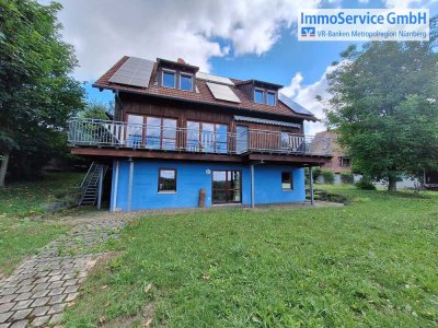 Großes Einfamilienhaus mit Einliegerwohnung und Terrasse